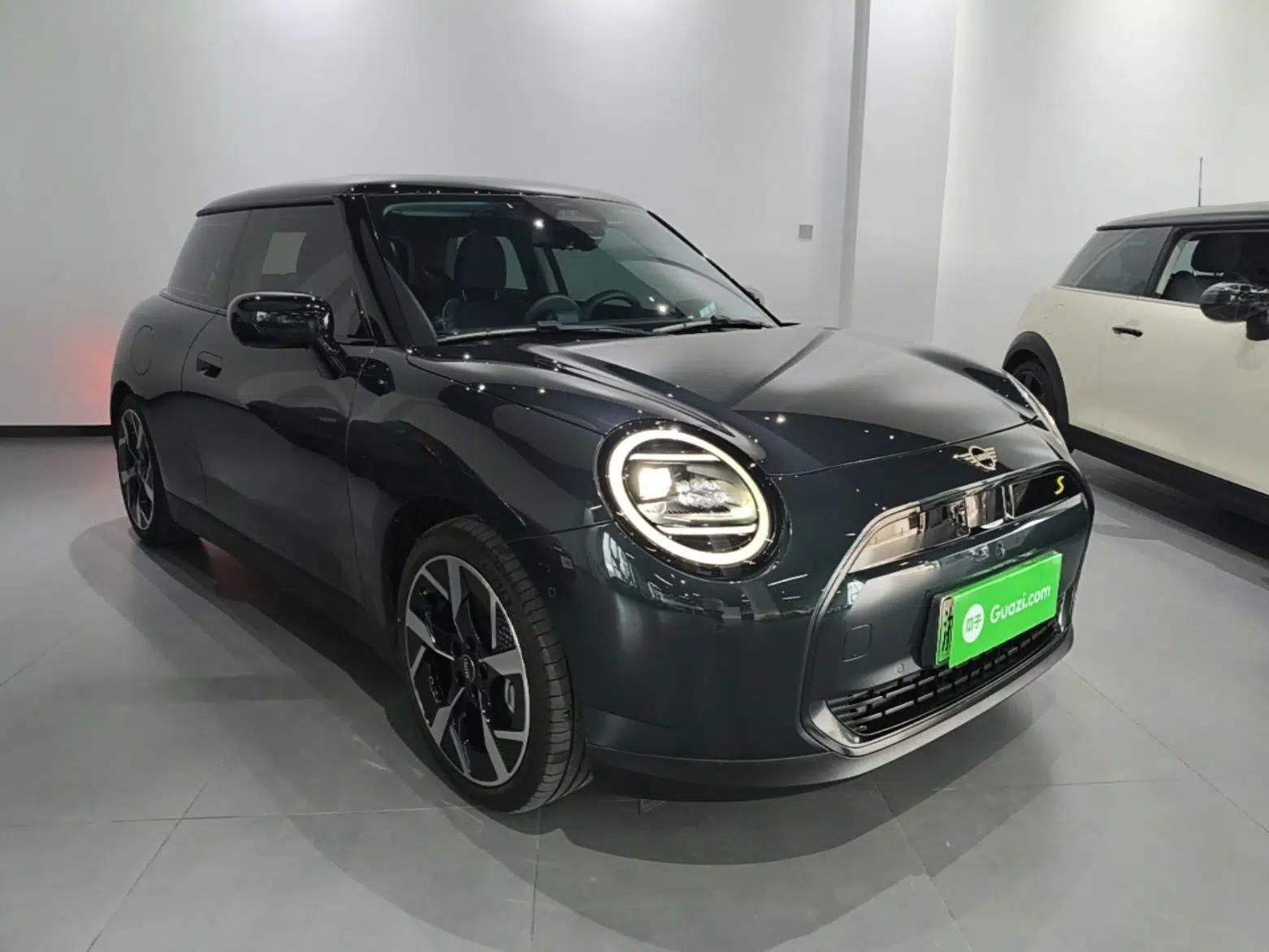 MINI Electric COOPER 2024 452km COOPER SE Artist — миниатюра 3