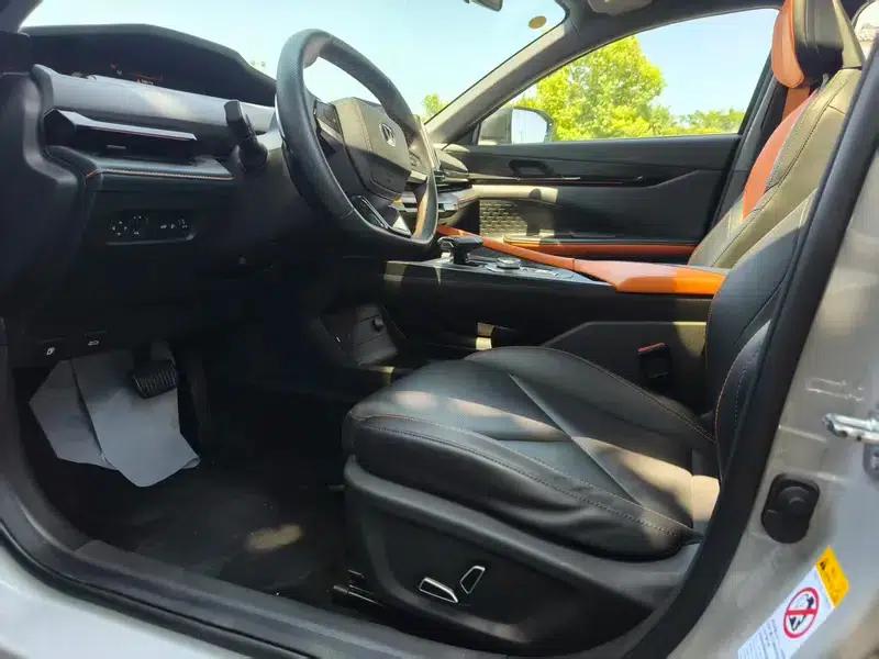 Changan UNI-V 2023 1.5T Premium Edition — миниатюра 12