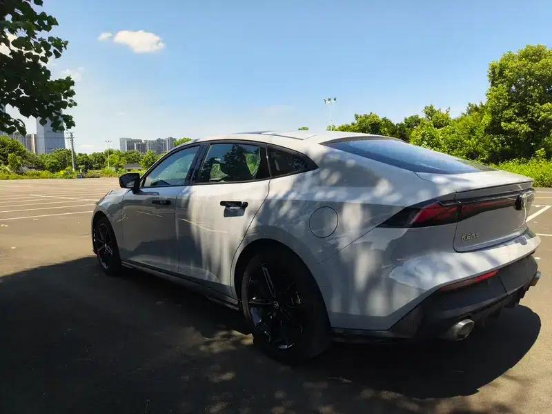 Changan UNI-V 2023 1.5T Premium Edition — миниатюра 4