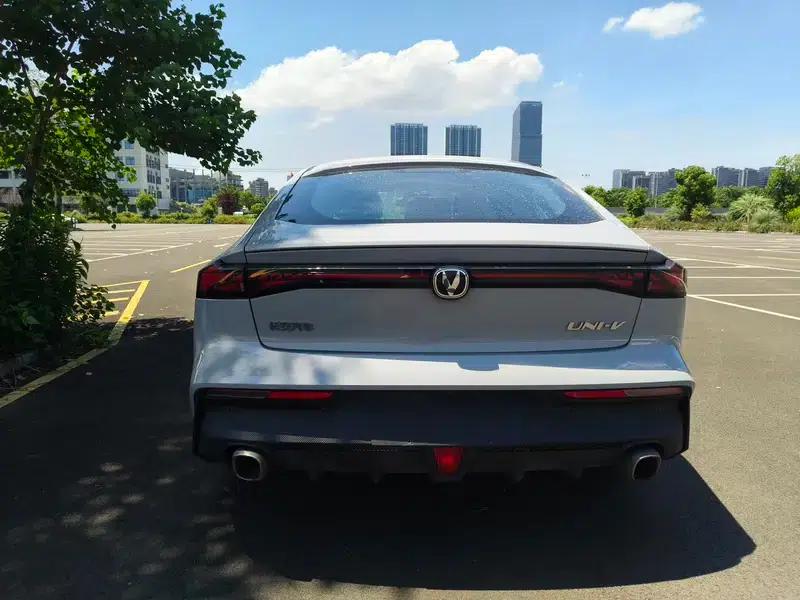Changan UNI-V 2023 1.5T Premium Edition — миниатюра 5