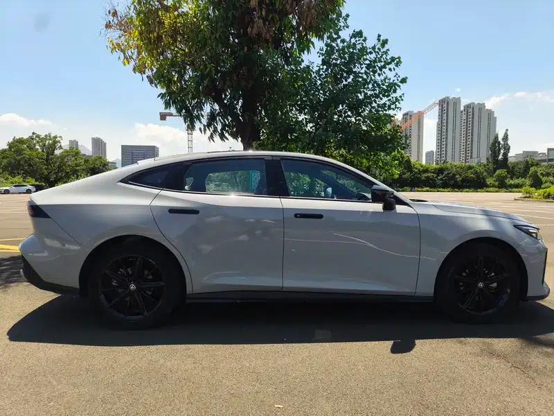 Changan UNI-V 2023 1.5T Premium Edition — миниатюра 7