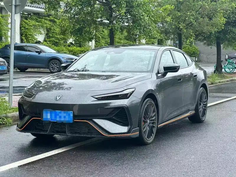 Changan UNI-V 2025 Model, Third Generation, 2.0T Sport Edition — миниатюра 1