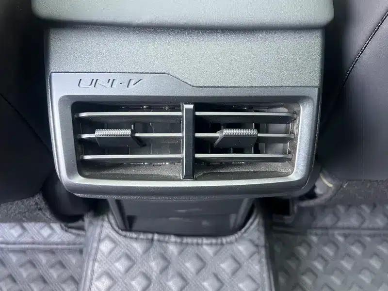 Changan UNI-V 2022 1.5T Premium Edition — миниатюра 12