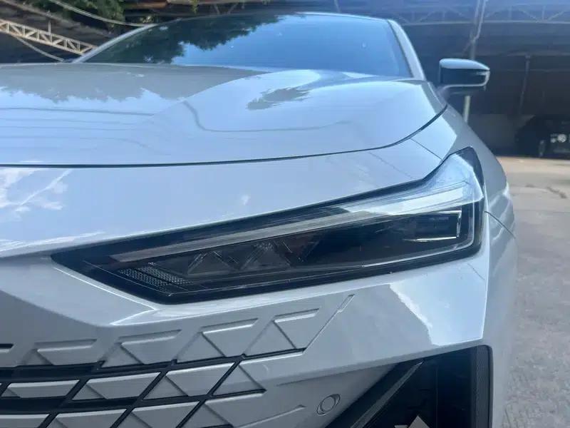 Changan UNI-V 2022 1.5T Premium Edition — миниатюра 13