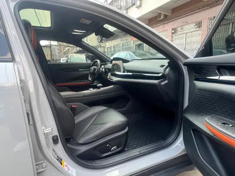 Changan UNI-V 2022 1.5T Premium Edition — миниатюра 21