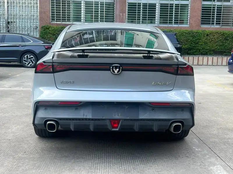 Changan UNI-V 2022 1.5T Premium Edition — миниатюра 6