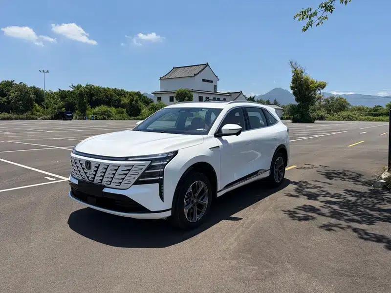 Changan CS75 PLUS 2026 Model, Fourth Generation 1.5T, New Blue Whale Tian Shu Flagship Edition — миниатюра 1