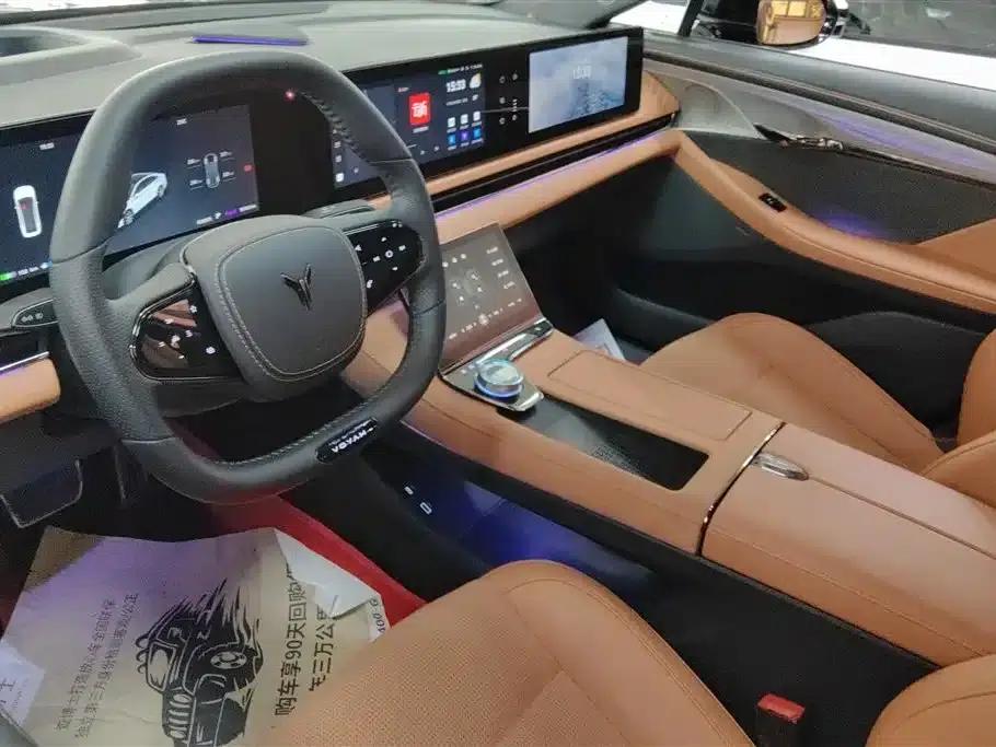 Voyah Chasing the Light 2024 PHEV AWD Long Range Flagship Edition — миниатюра 12