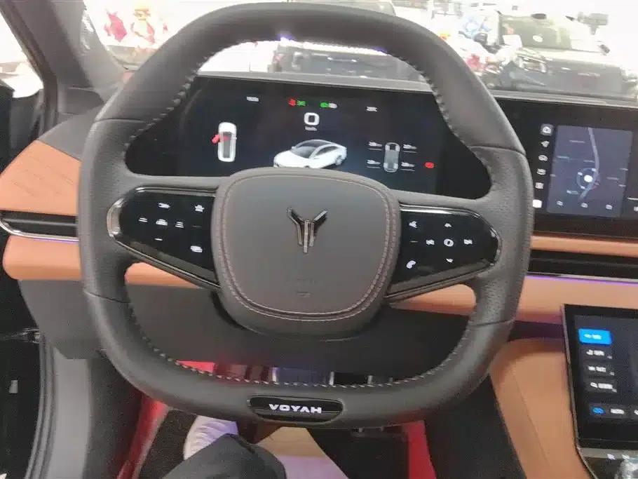 Voyah Chasing the Light 2024 PHEV AWD Long Range Flagship Edition — миниатюра 15