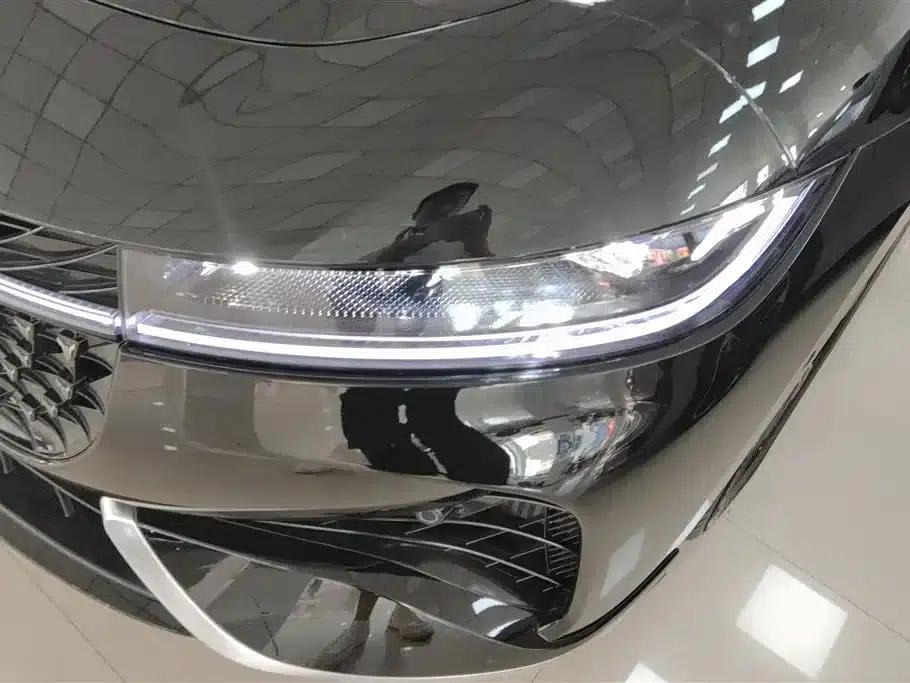 Voyah Chasing the Light 2024 PHEV AWD Long Range Flagship Edition — миниатюра 5