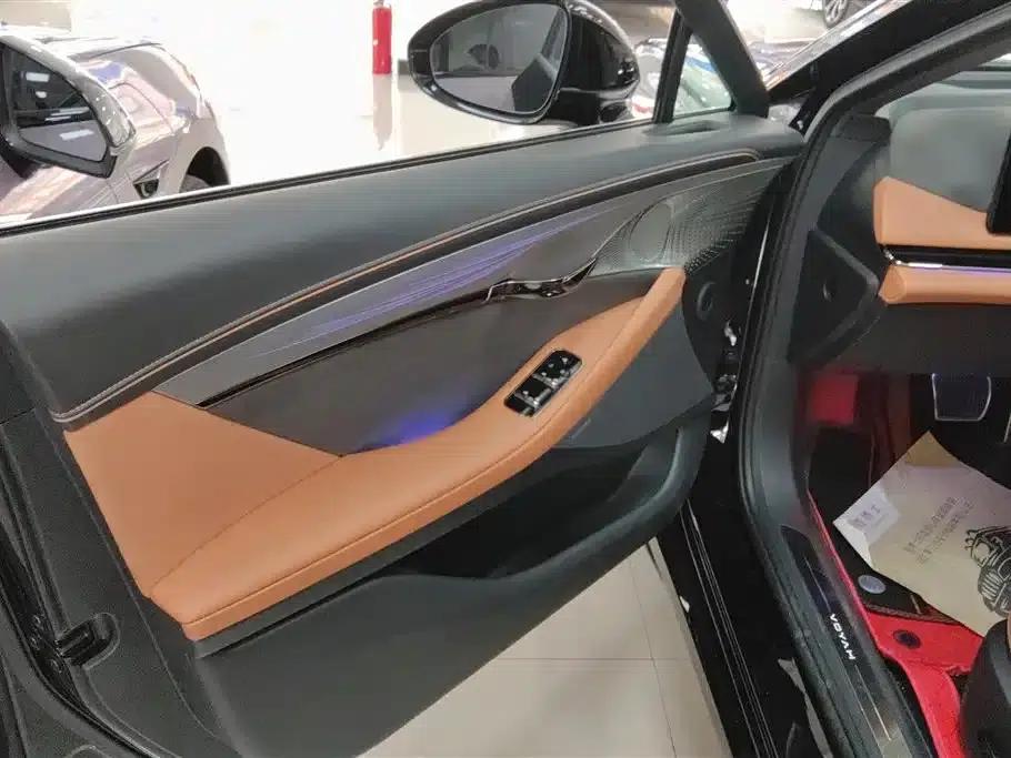 Voyah Chasing the Light 2024 PHEV AWD Long Range Flagship Edition — миниатюра 7