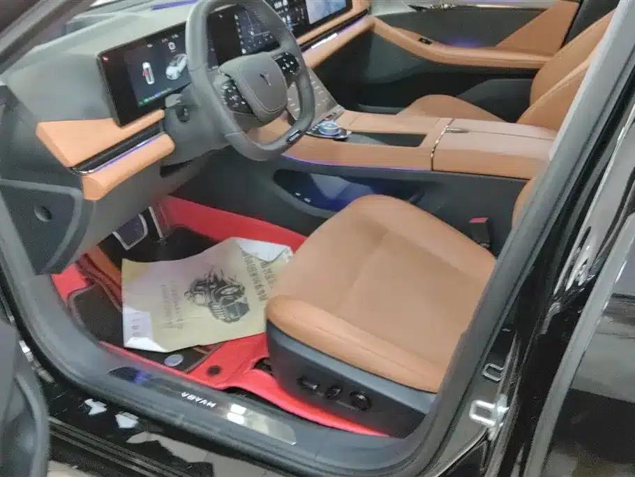 Voyah Chasing the Light 2024 PHEV AWD Long Range Flagship Edition — миниатюра 9