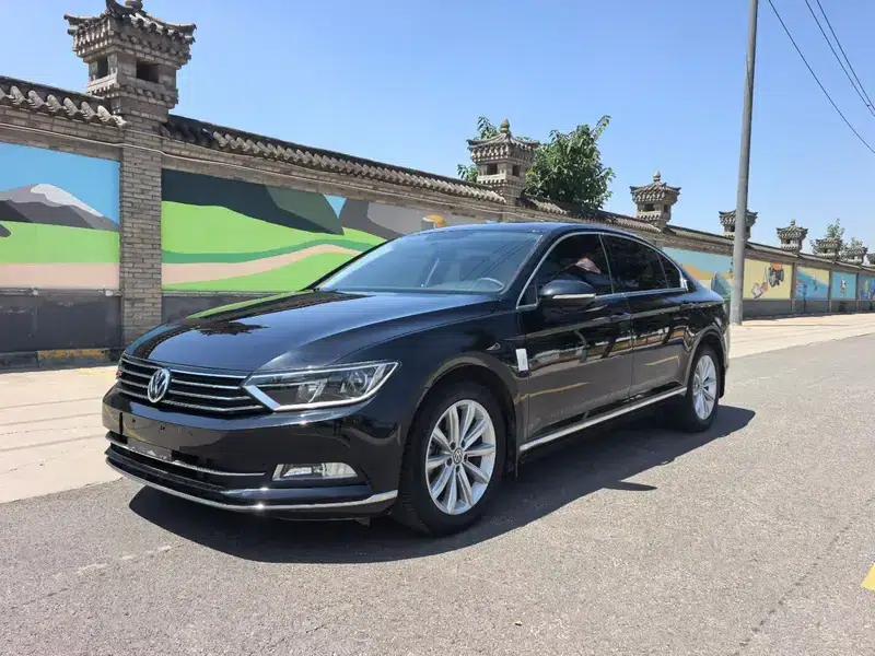 2018 Volkswagen Passat 330TSI DSG Leading Edition — миниатюра 1