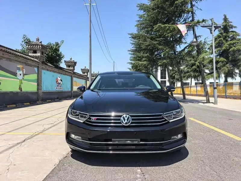 2018 Volkswagen Passat 330TSI DSG Leading Edition — миниатюра 2