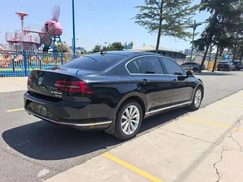 2018 Volkswagen Passat 330TSI DSG Leading Edition — миниатюра 6