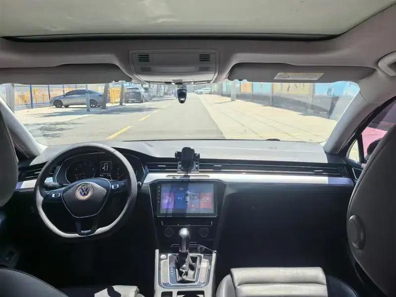 2018 Volkswagen Passat 330TSI DSG Leading Edition — миниатюра 7