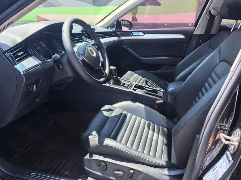 2018 Volkswagen Passat 330TSI DSG Leading Edition — миниатюра 8