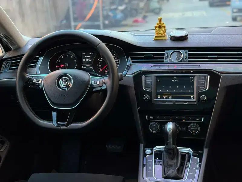 2017 Volkswagen Passat 330TSI DSG Luxury — миниатюра 6