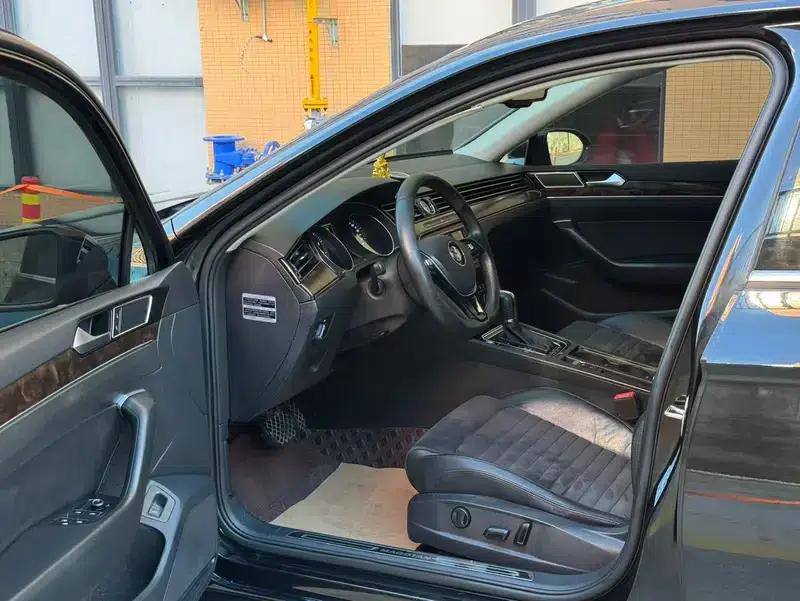 2017 Volkswagen Passat 330TSI DSG Luxury — миниатюра 8