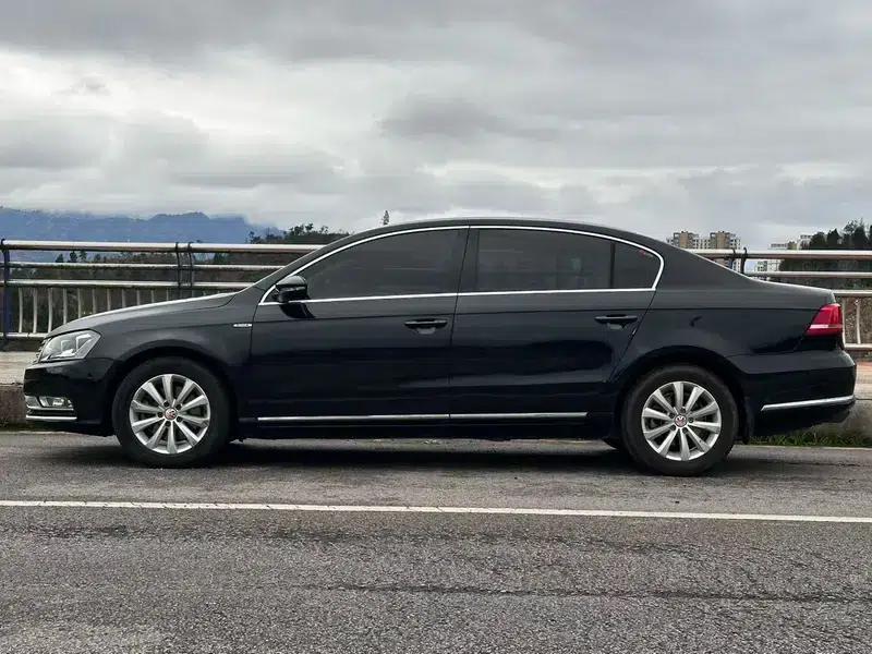 2012 Volkswagen Magotan Facelift 1.8TSI Premium Model — миниатюра 3