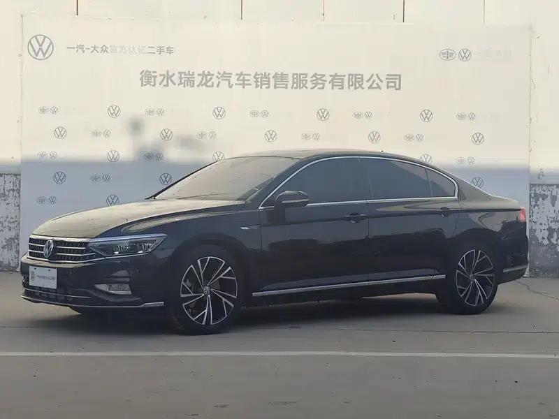 2020 Volkswagen Passat 330TSI DSG Premium — миниатюра 1