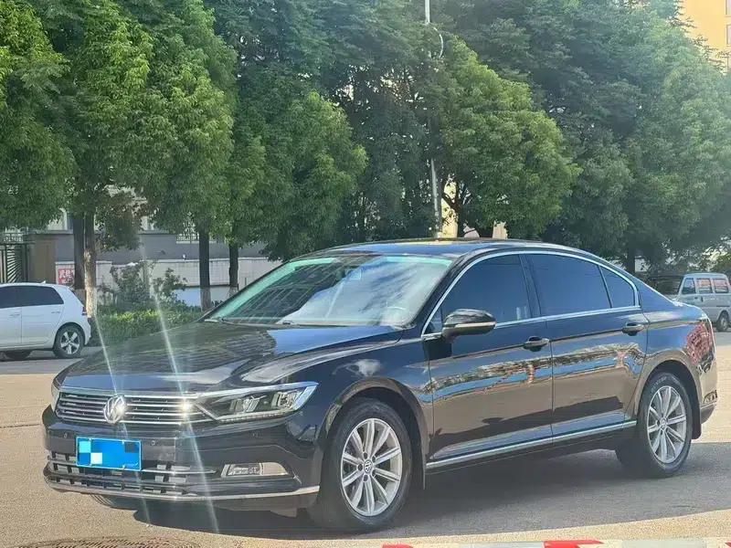 2019 Volkswagen Magotan 330TSI DSG Luxury Edition (National V Emission Standard) — миниатюра 1