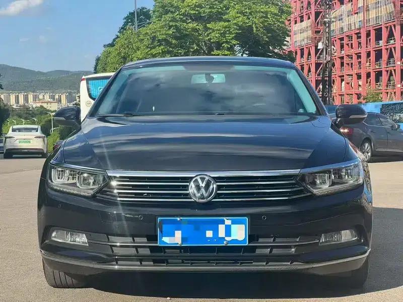 2019 Volkswagen Magotan 330TSI DSG Luxury Edition (National V Emission Standard) — миниатюра 2