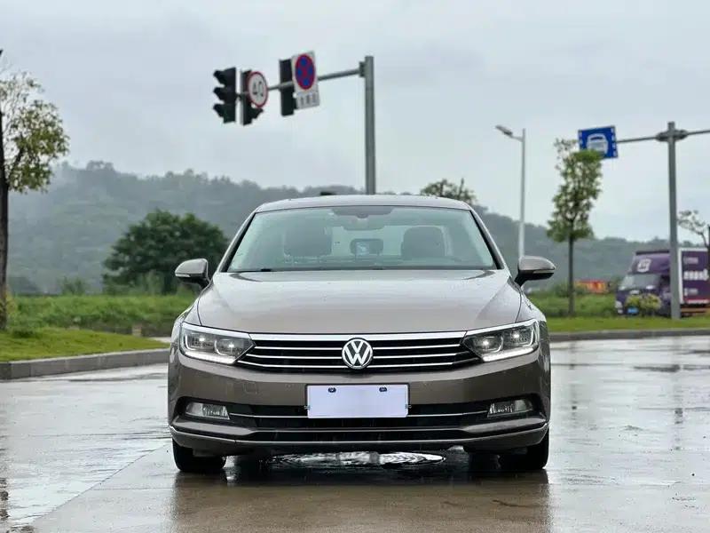 2017 Volkswagen Passat 330TSI DSG Luxury — миниатюра 2