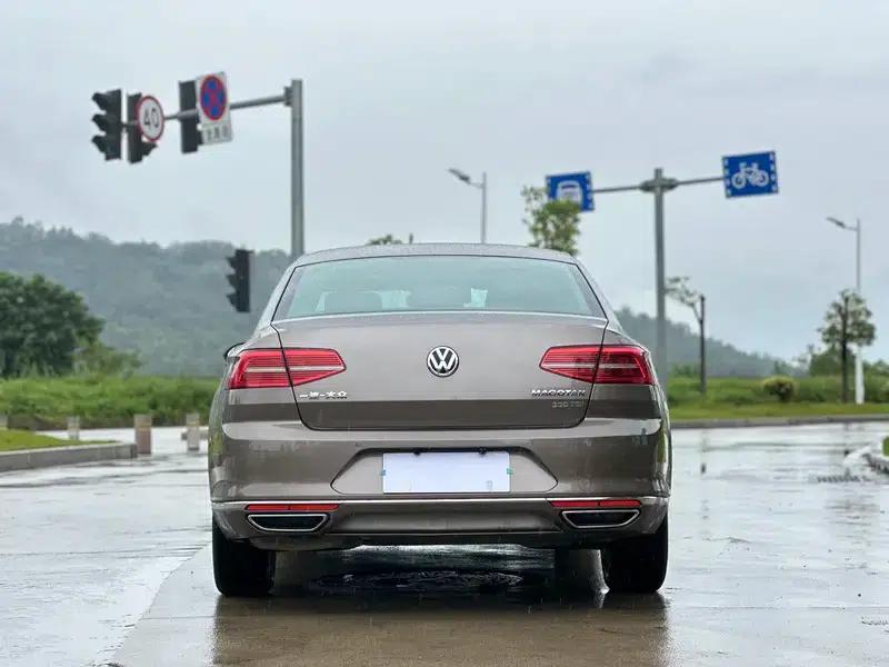 2017 Volkswagen Passat 330TSI DSG Luxury — миниатюра 5