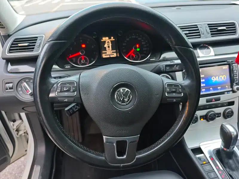 2013 Volkswagen Passat 1.8TSI Luxury — миниатюра 16