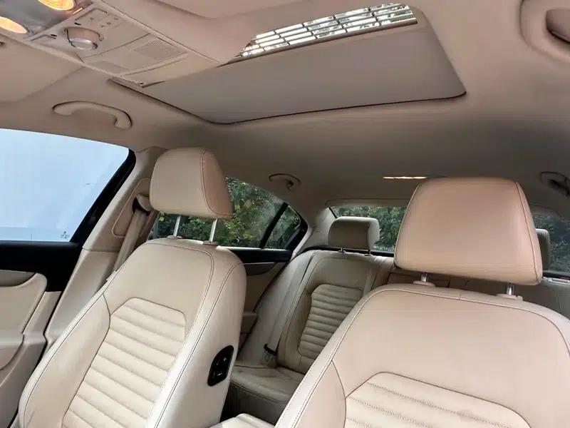 2013 Volkswagen Passat 1.8TSI Luxury — миниатюра 29