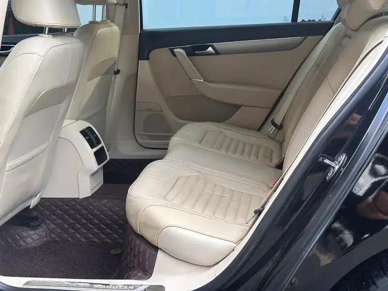 2013 Volkswagen Passat 1.8TSI Luxury — миниатюра 32