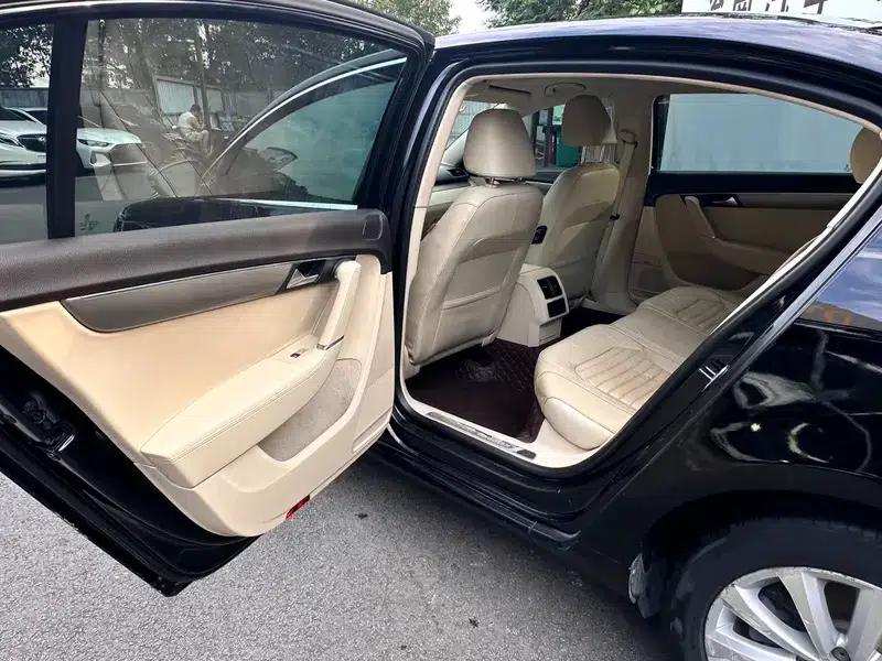 2013 Volkswagen Passat 1.8TSI Luxury — миниатюра 33