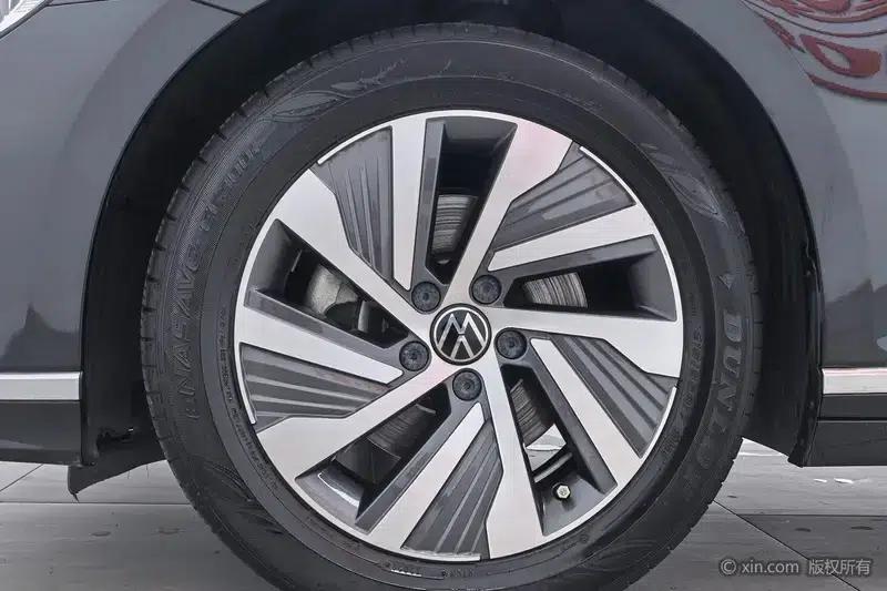 2022 Volkswagen Magotan PHEV Luxury Edition — миниатюра 11