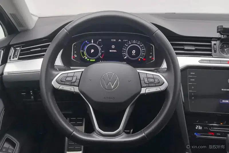 2022 Volkswagen Magotan PHEV Luxury Edition — миниатюра 13