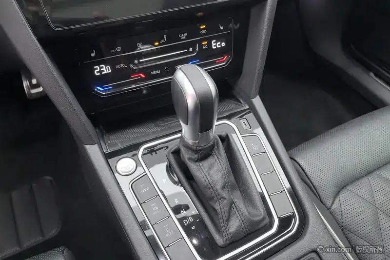 2022 Volkswagen Magotan PHEV Luxury Edition — миниатюра 14