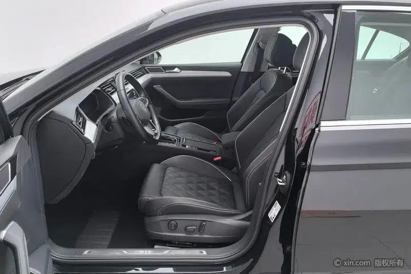2022 Volkswagen Magotan PHEV Luxury Edition — миниатюра 17