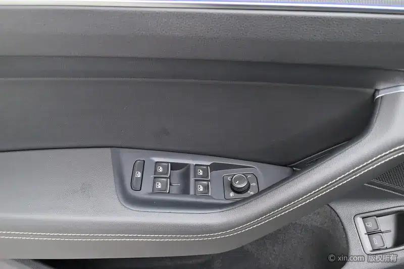 2022 Volkswagen Magotan PHEV Luxury Edition — миниатюра 22