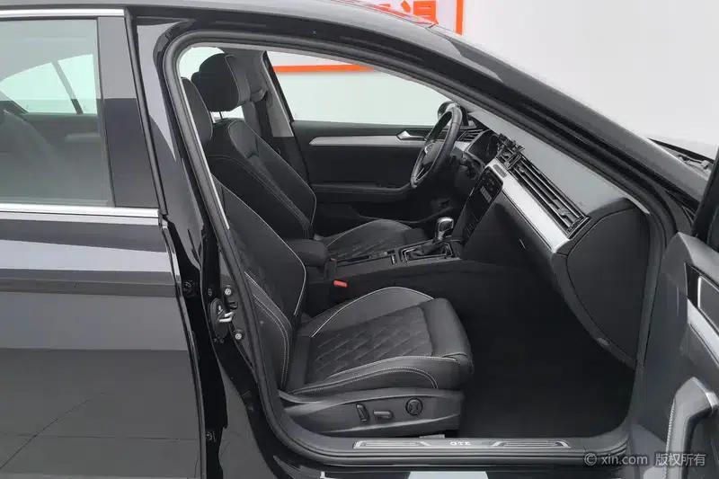2022 Volkswagen Magotan PHEV Luxury Edition — миниатюра 24