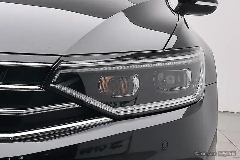 2022 Volkswagen Magotan PHEV Luxury Edition — миниатюра 7