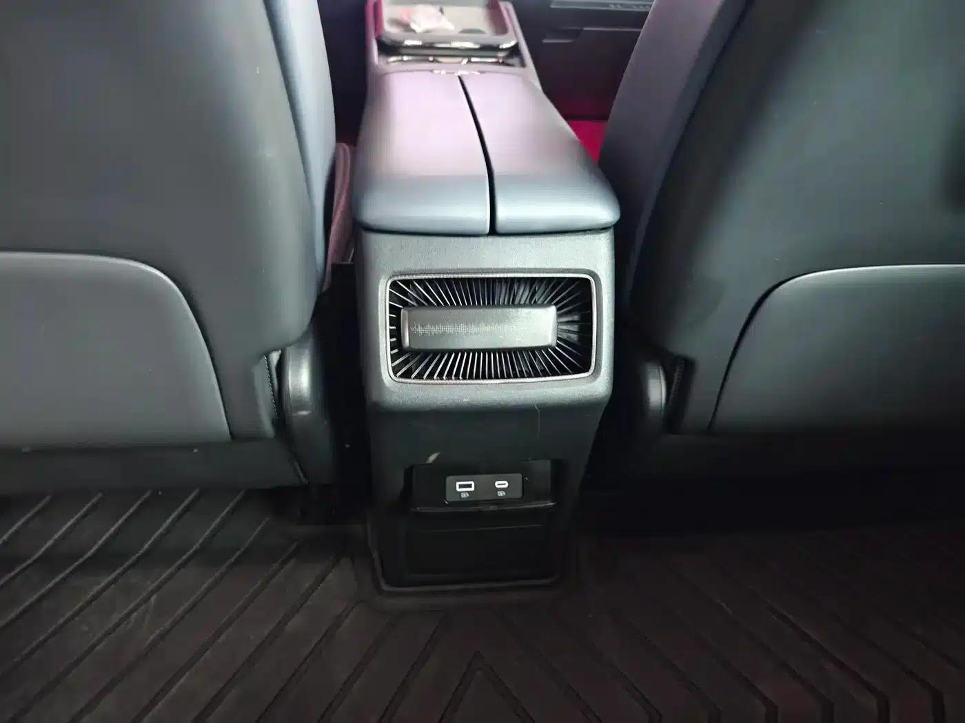 Voyah 2024 Long Range Supercharging Edition — миниатюра 8