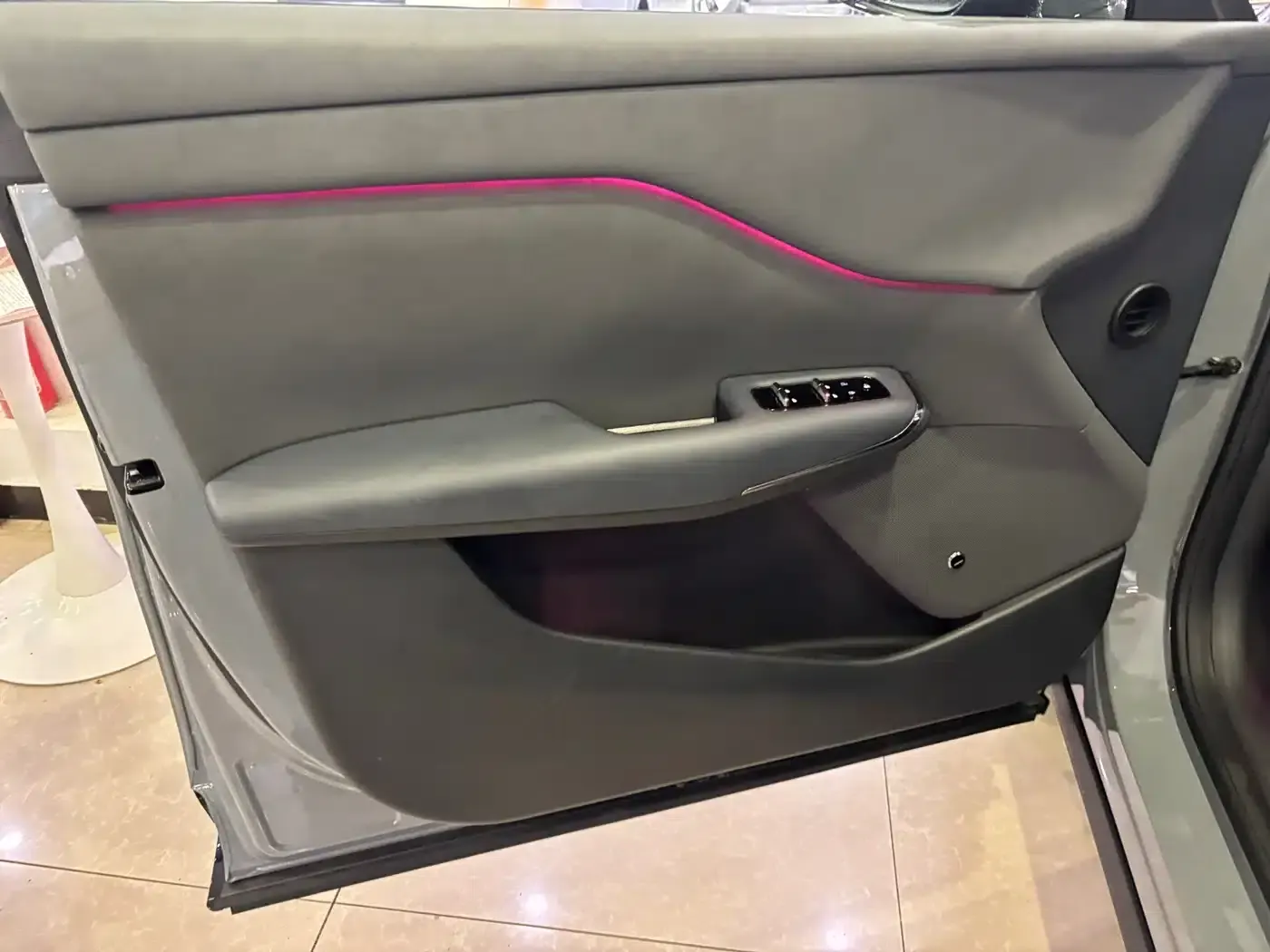 Voyah 2024 Long Range Supercharging Edition — миниатюра 5
