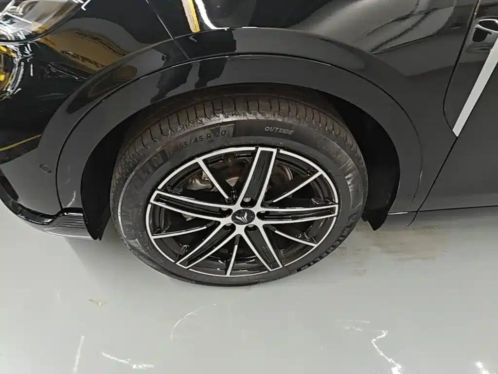Voyah 2025 Four-Wheel Drive Qiankun Edition — миниатюра 23