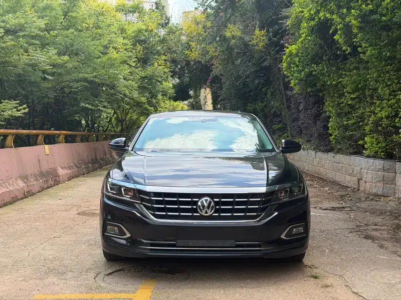 2019 Volkswagen Passat 330TSI Elite Edition (China VI Emission Standard) — миниатюра 2