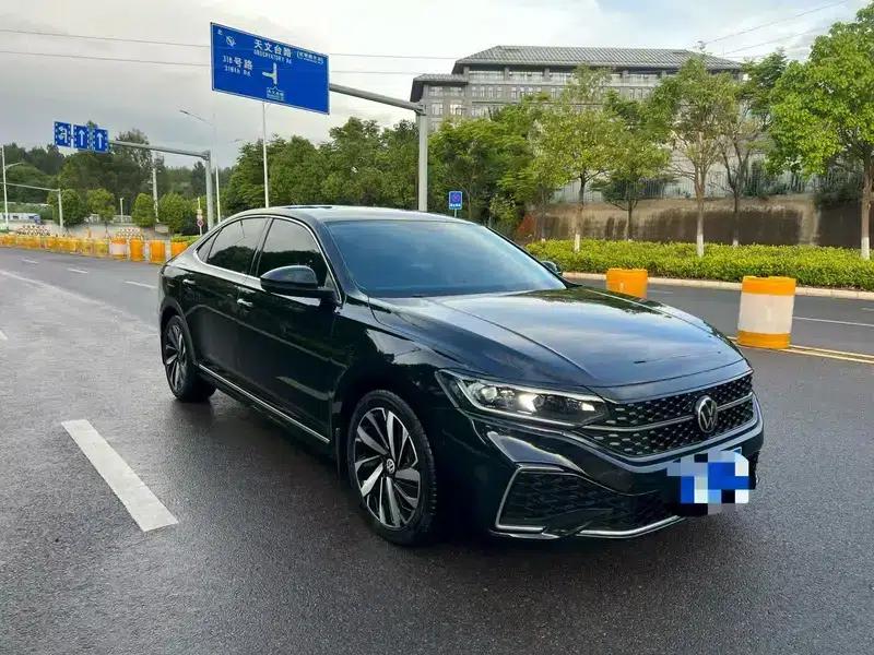 2022 Passat 330TSI Premium Edition — миниатюра 3