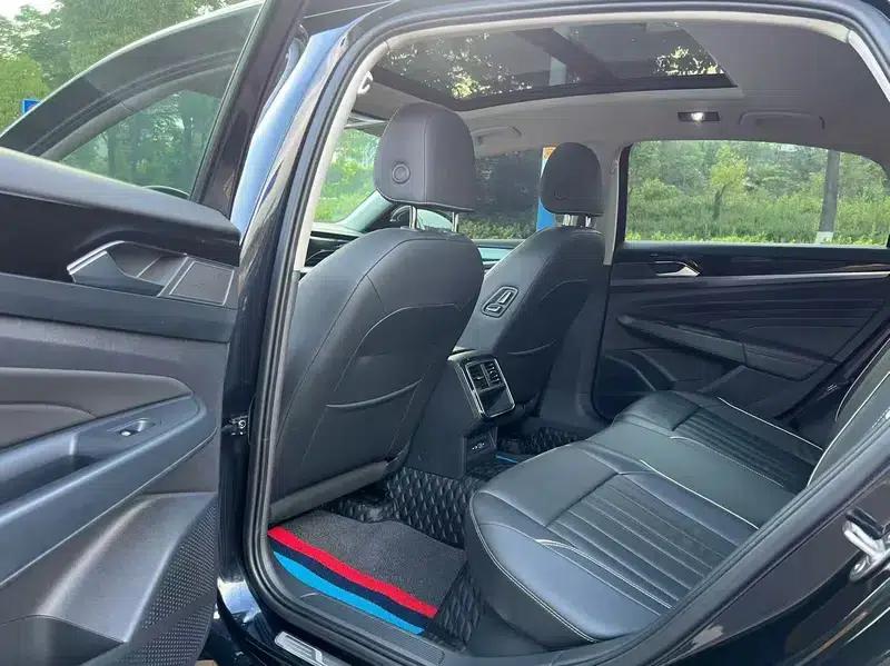 2022 Passat 330TSI Premium Edition — миниатюра 10