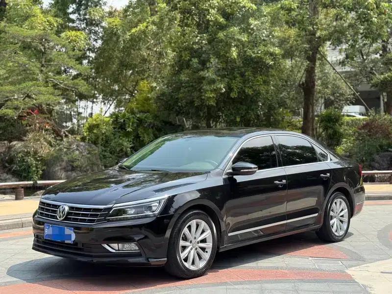 2017 Passat 330TSI DSG Premium Edition — миниатюра 1