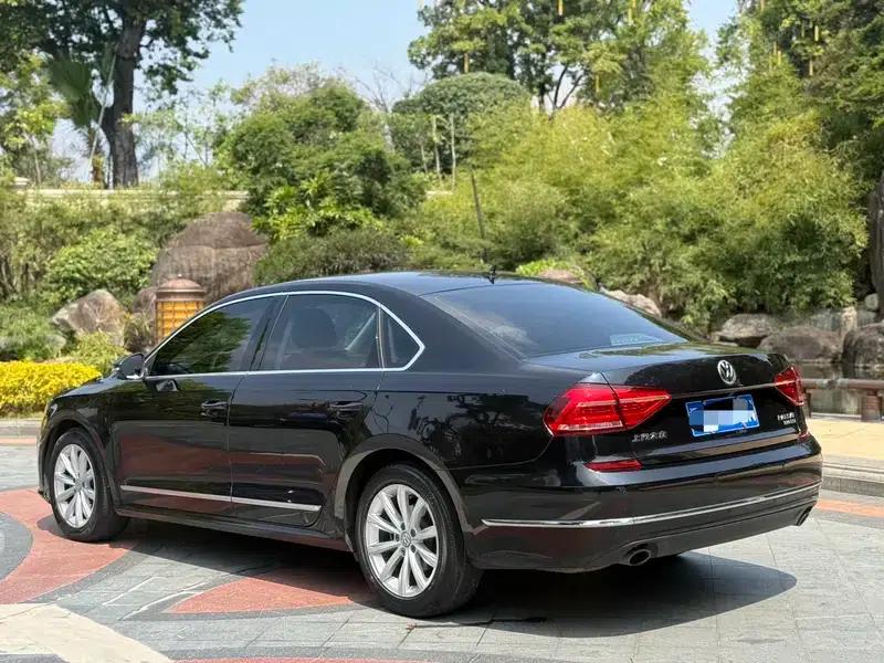 2017 Passat 330TSI DSG Premium Edition — миниатюра 4