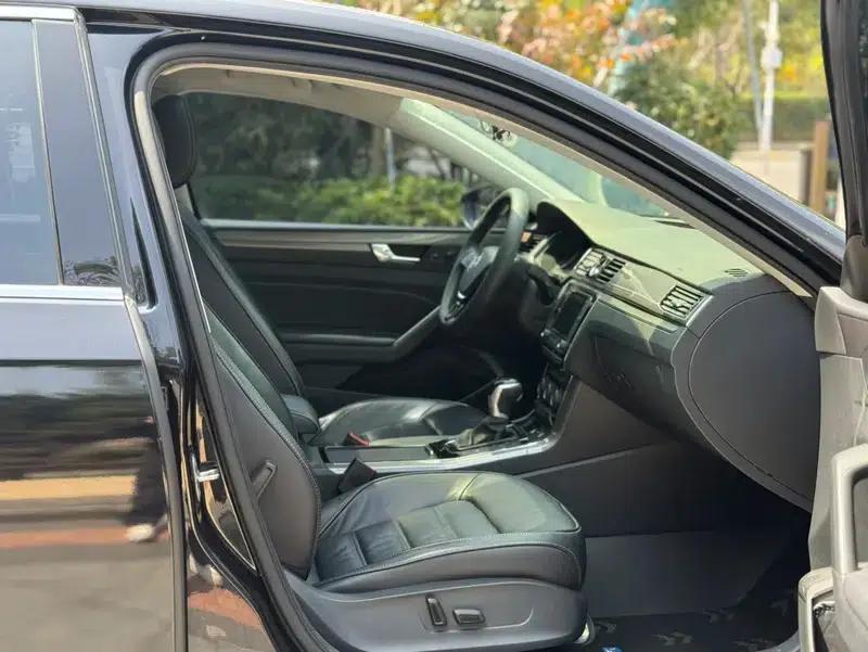 2017 Passat 330TSI DSG Premium Edition — миниатюра 6