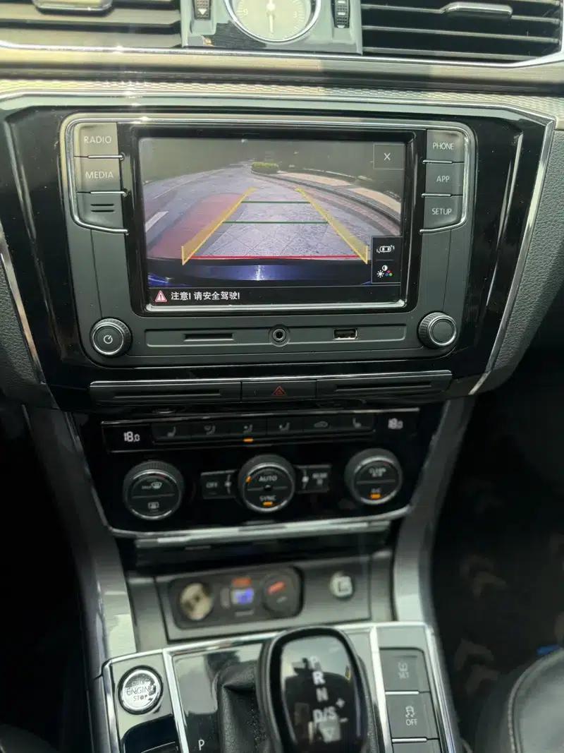2017 Passat 330TSI DSG Premium Edition — миниатюра 7